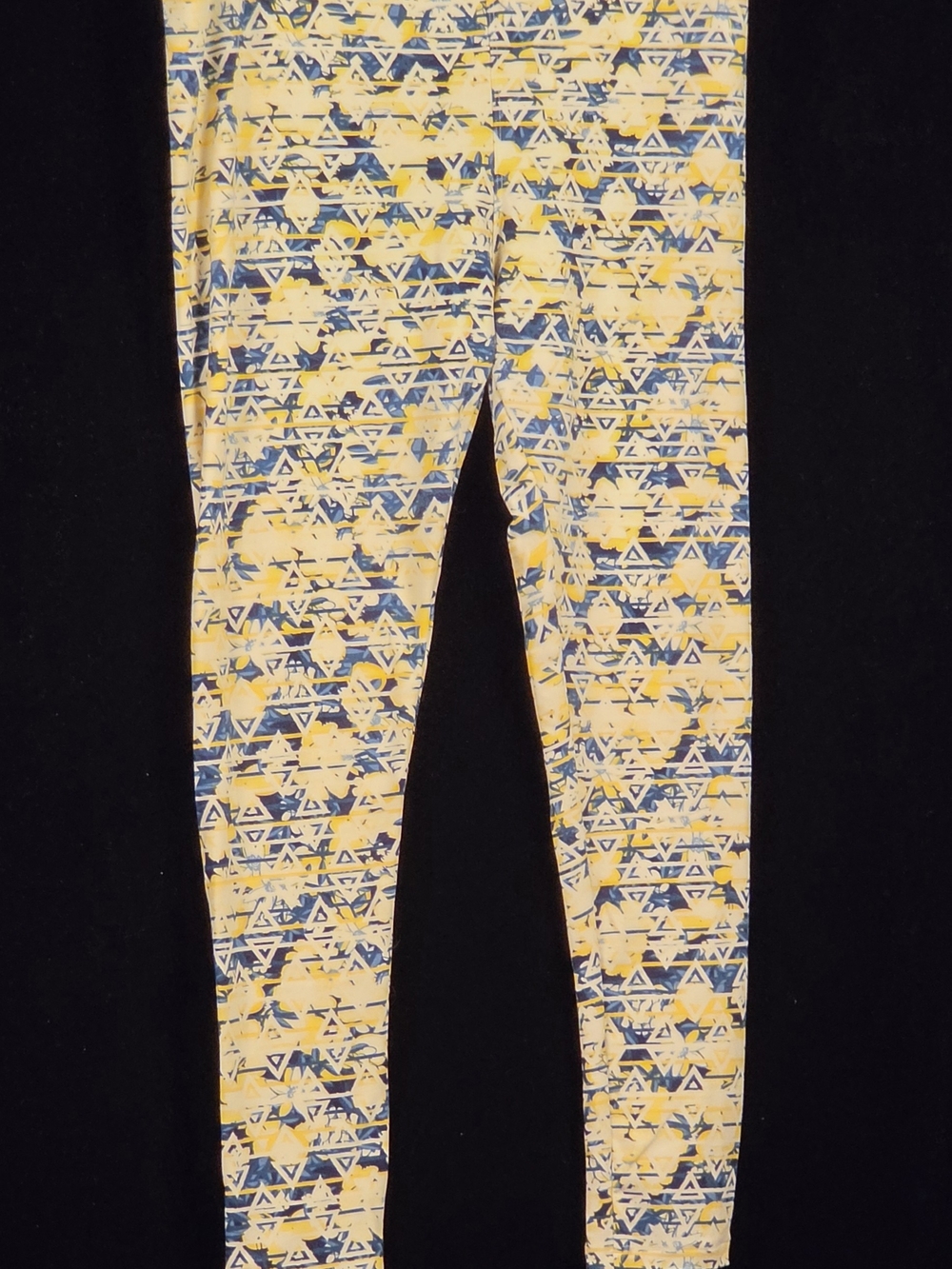 #163 LuLaRoe Tall & Curvy Yellow Blue Abstract Print Leggings